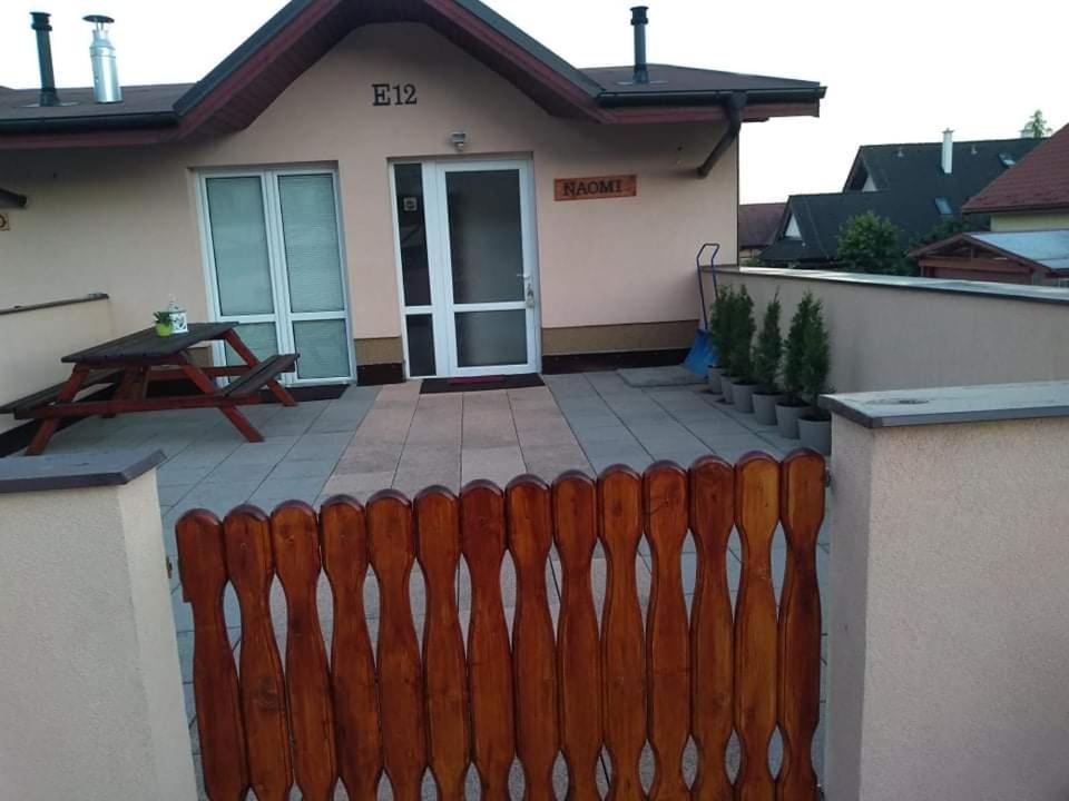 Apartman Naomi E12 Nova Lesna Exterior foto